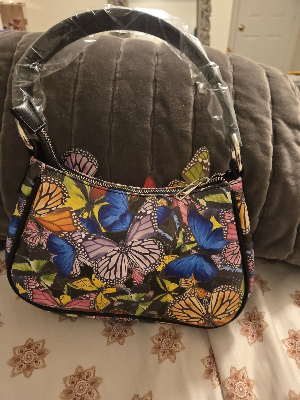 Butterfly Accent Women’s Shoulder Bag in Multicolor - Picture 2 of 2